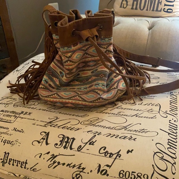 tossa Handbags - Tribal print fringe bucket bag